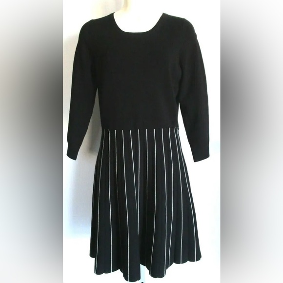 Ann Taylor LOFT Sweater Knit Dress Women Size Medium Black & White Stripe Large - Picture 1 of 7